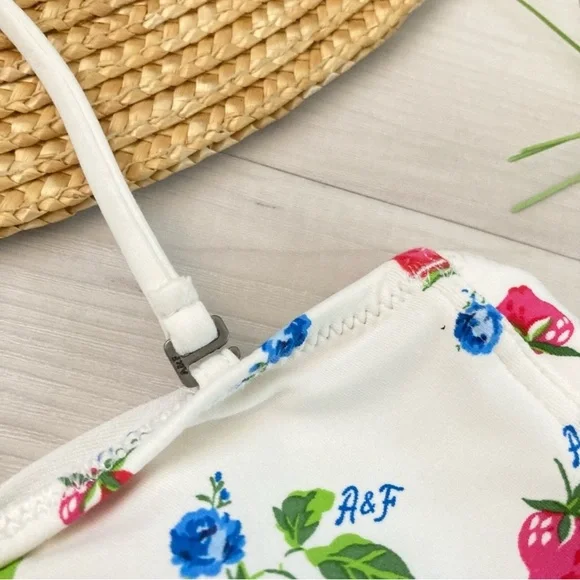 NWOT A&F | Abercrombie & Fitch Strawberry Print Swimsuit Bikini Set - Picture 6 of 6